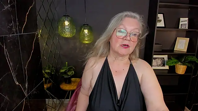 NataliMellow Adlı Modelin Canlı XXX Sohbeti