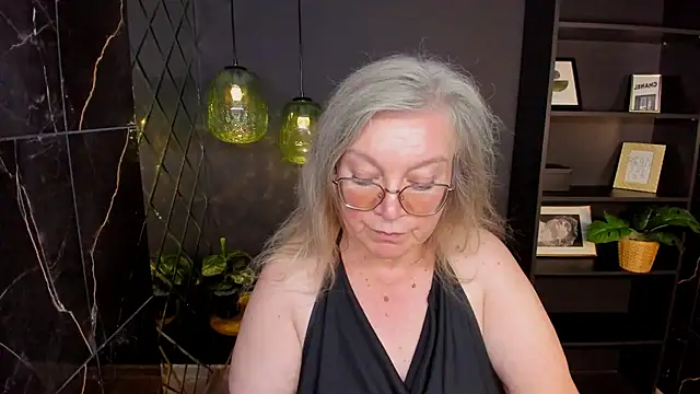 NataliMellow's Live XXX Chat