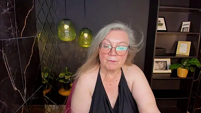 NataliMellow Adlı Modelin Canlı XXX Sohbeti