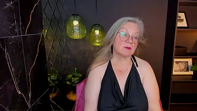 NataliMellow Adlı Modelin Canlı XXX Sohbeti