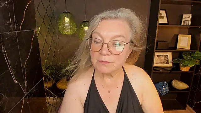 Chat +18 de NataliMellow ao vivo