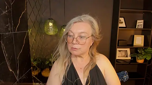 Chat +18 de NataliMellow ao vivo