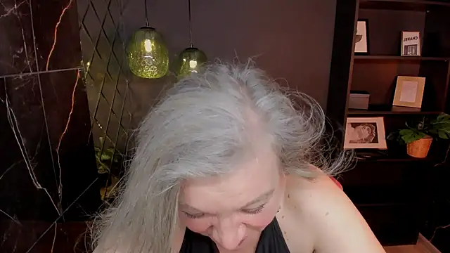 NataliMellown Webbikameraesitys
