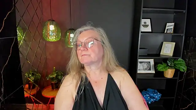Show modela NataliMellow na web-kameri