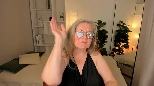 Chat +18 de NataliMellow ao vivo