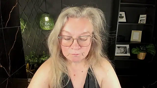 Chat +18 de NataliMellow ao vivo