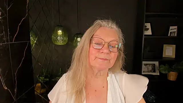 NataliMellow Chat XXX live