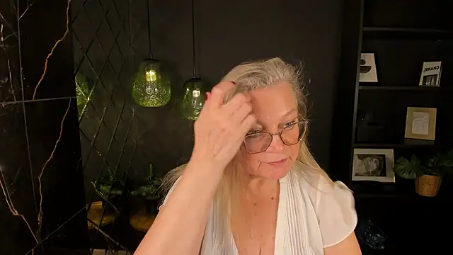 NataliMellow's Webcam Show
