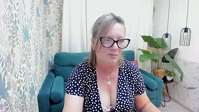 LeaPure Chat XXX in diretta