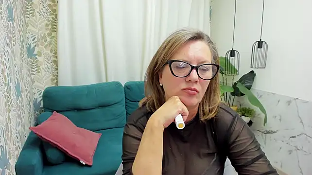 LeaPure's Live XXX Chat