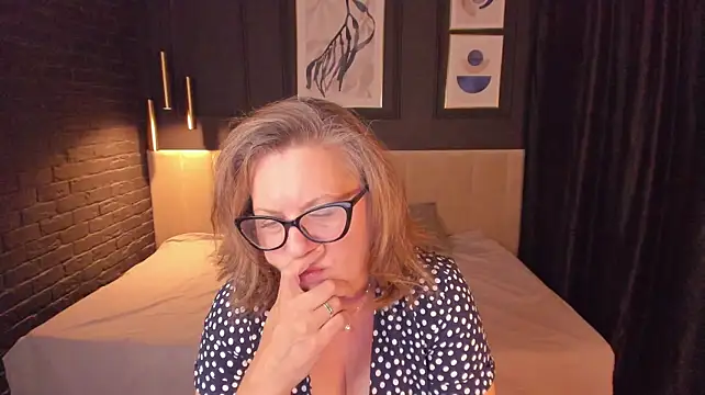 LeaPure's Live XXX Chat