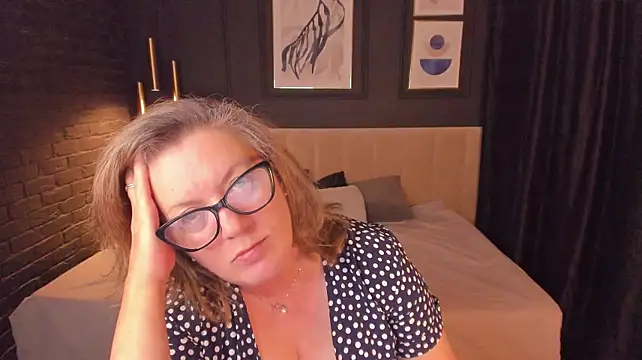 LeaPure's Live XXX Chat