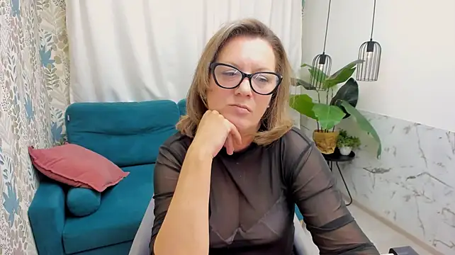 LeaPure Adlı Modelin Canlı XXX Sohbeti