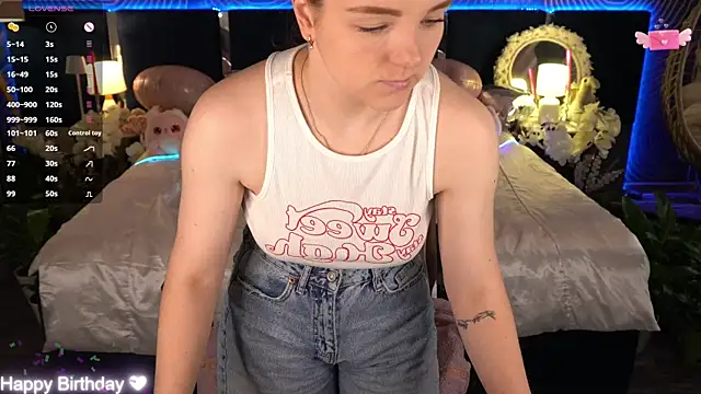 Webkamerová show FoxyShy