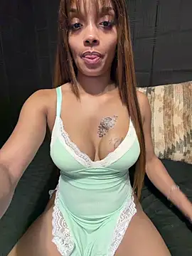 Rakiyahcharms' Webcam Show