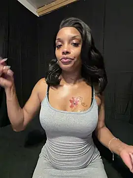 Rakiyahcharms Show in webcam