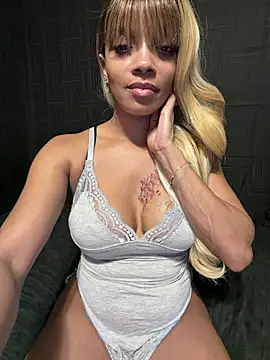 Rakiyahcharms' Live XXX Chat