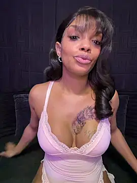 Rakiyahcharms Show in webcam