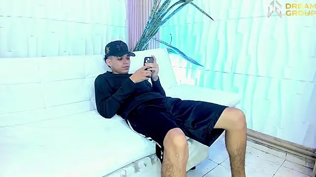 Show modela AmazingPartys na web-kameri