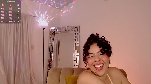 Cherryboobss Adlı Modelin Canlı XXX Sohbeti