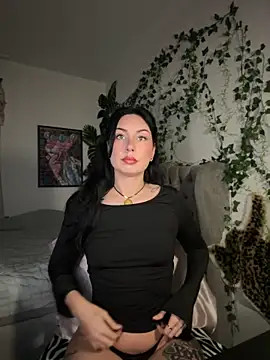 Estherjizz: διαδικτυακό σόου στην κάμερα