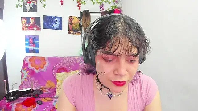 VaioletUwU Chat XXX in diretta