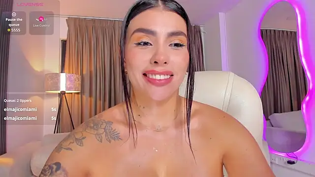 Sarah_Stone_のライブXXXチャット