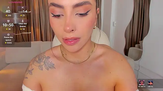 Sarah_Stone_ Chat XXX live