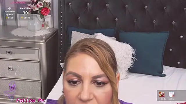 TenderLolla Chat XXX live