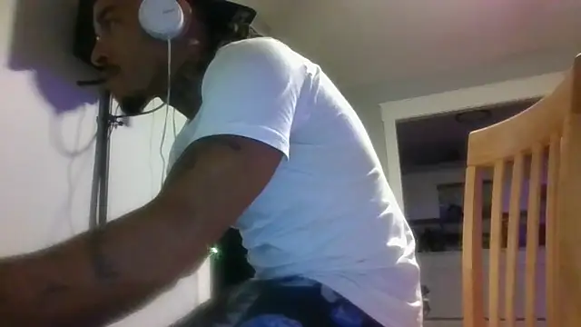 BigWayneBabyXXX: διαδικτυακό σόου στην κάμερα