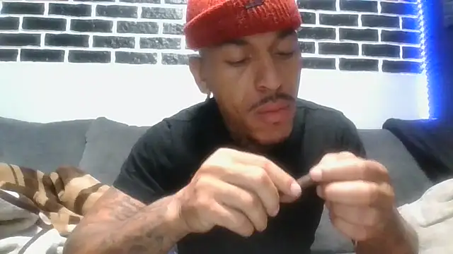 BigWayneBabyXXX: διαδικτυακό σόου στην κάμερα