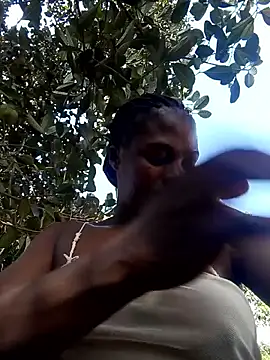 mbokosquad: διαδικτυακό σόου στην κάμερα