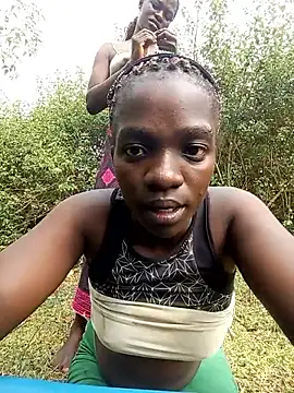 Pokazy przed kamerką – mbokosquad