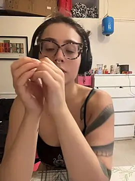 ladyturtle Show in webcam