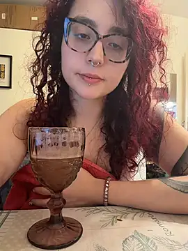 ladyturtle Show in webcam