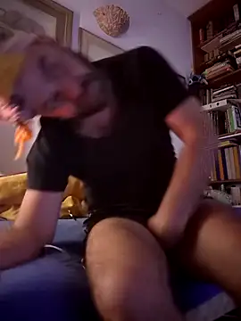 fuckerplayer1 – webcam-show