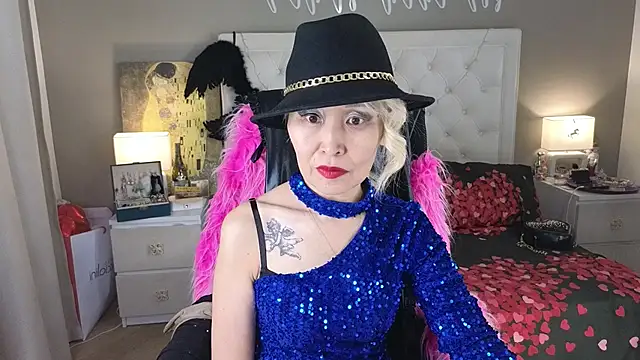 Chatroom XXX en direct de RoxalanaStar
