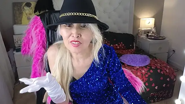 RoxalanaStar's Webcam Show