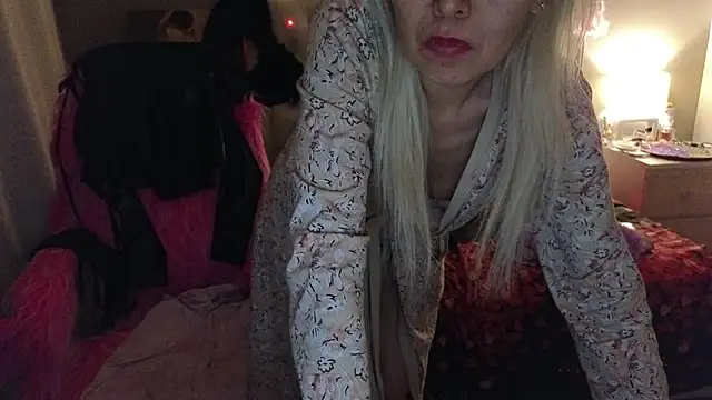 RoxalanaStar Adlı Modelin Canlı XXX Sohbeti