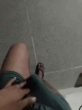 Rocky-badboy_cum4me: διαδικτυακό σόου στην κάμερα