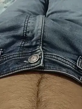 Rocky-badboy_cum4me: διαδικτυακό σόου στην κάμερα