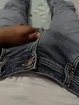 Rocky-badboy_cum4me Webcamshow