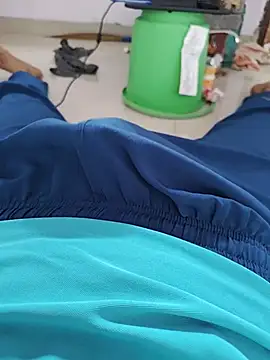 Rocky-badboy_cum4me 网络视讯表演