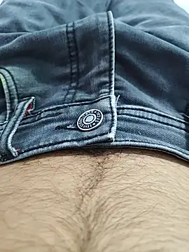 Rocky-badboy_cum4me: διαδικτυακό σόου στην κάμερα