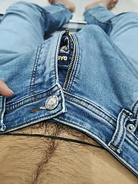 Rocky-badboy_cum4me Show in webcam