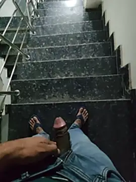 Rocky-badboy_cum4me 网络视讯表演