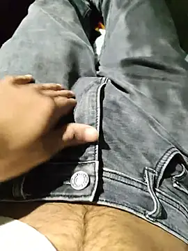 צ'אט XXX בשידור חי של Rocky-badboy_cum4me