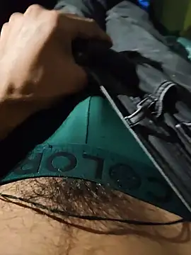 Rocky-badboy_cum4me: διαδικτυακό σόου στην κάμερα