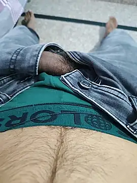 Rocky-badboy_cum4me Webcam Show