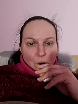 BustyLadyAlma 웹캠 쇼